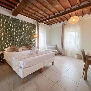 https://bb-i-girasoli-lucca.it-tuscanyhotel.com